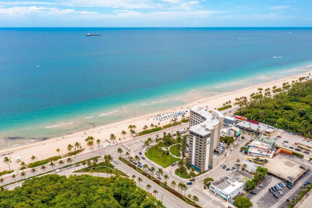 The Purple Pelican Beachfront With Ocean Balcony Unit 1 Форт-Лодердейл Экстерьер фото
